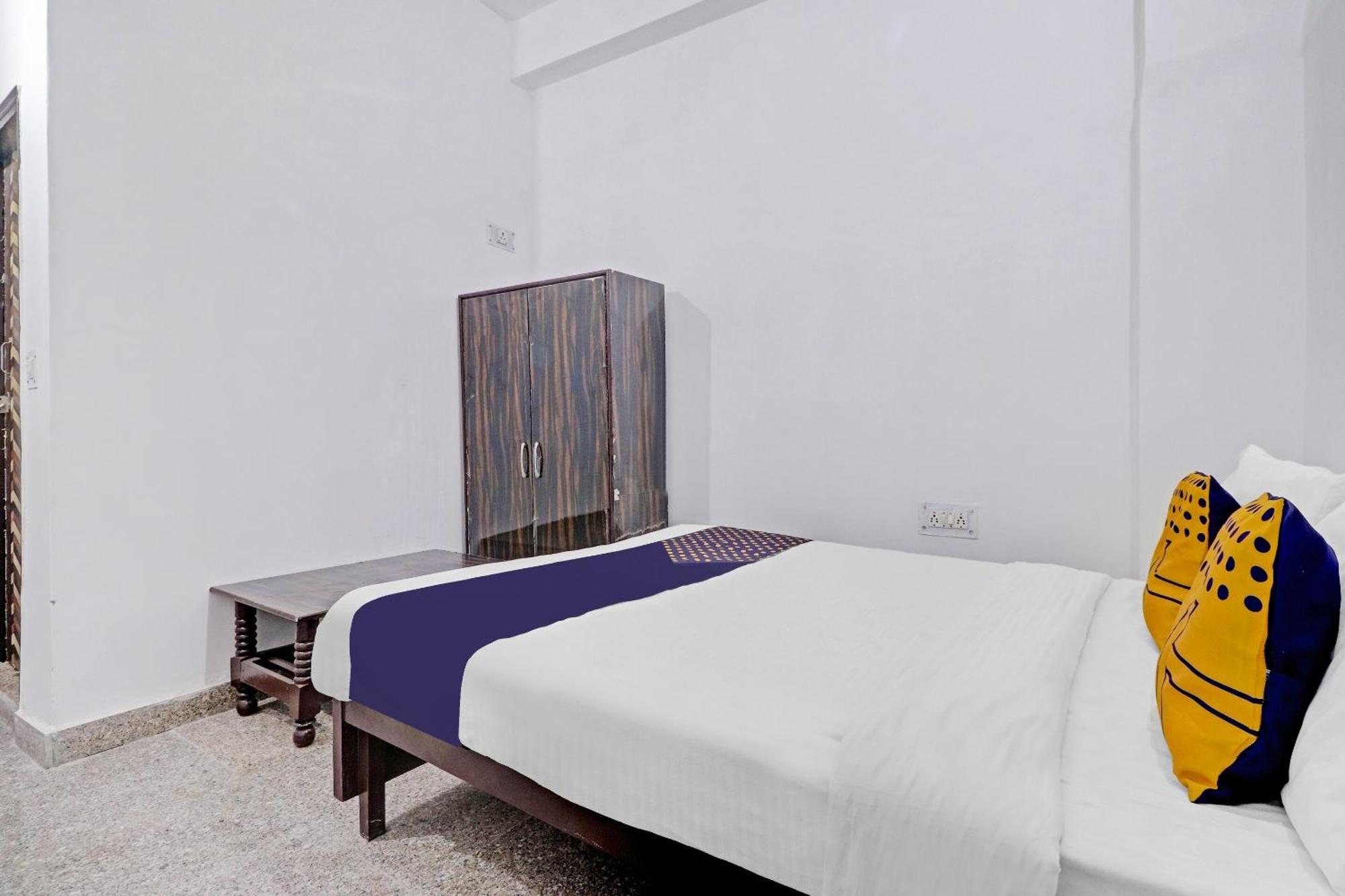 Spot On Hotel Blue Ray Ghaziabad Exterior foto